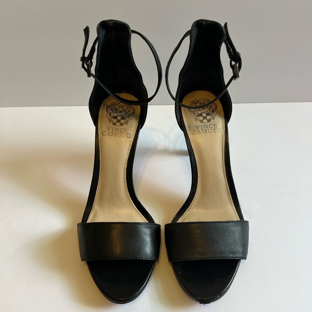 Size 8 Vince Camuto strappy heels